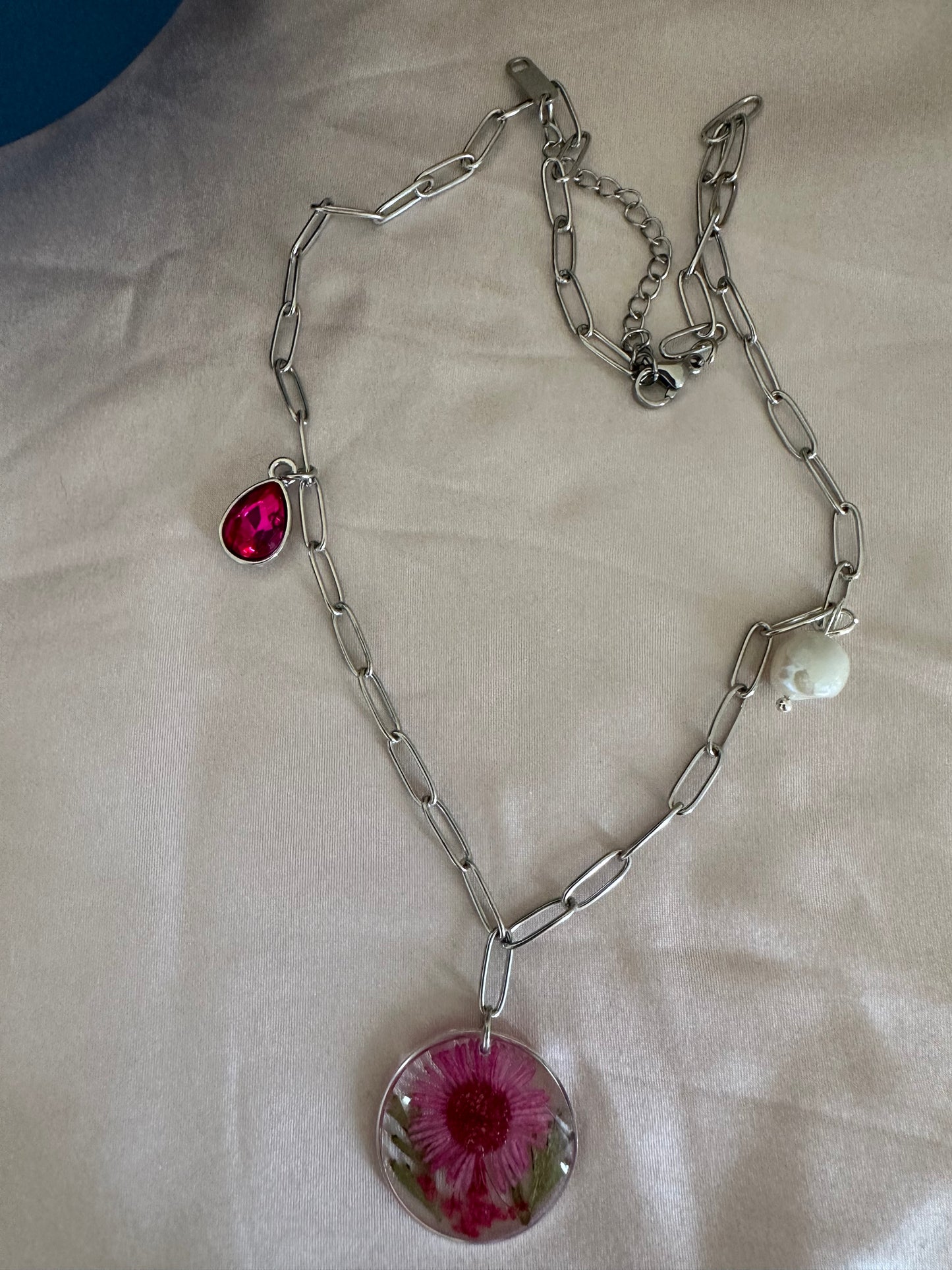 Hot pink daisy necklace