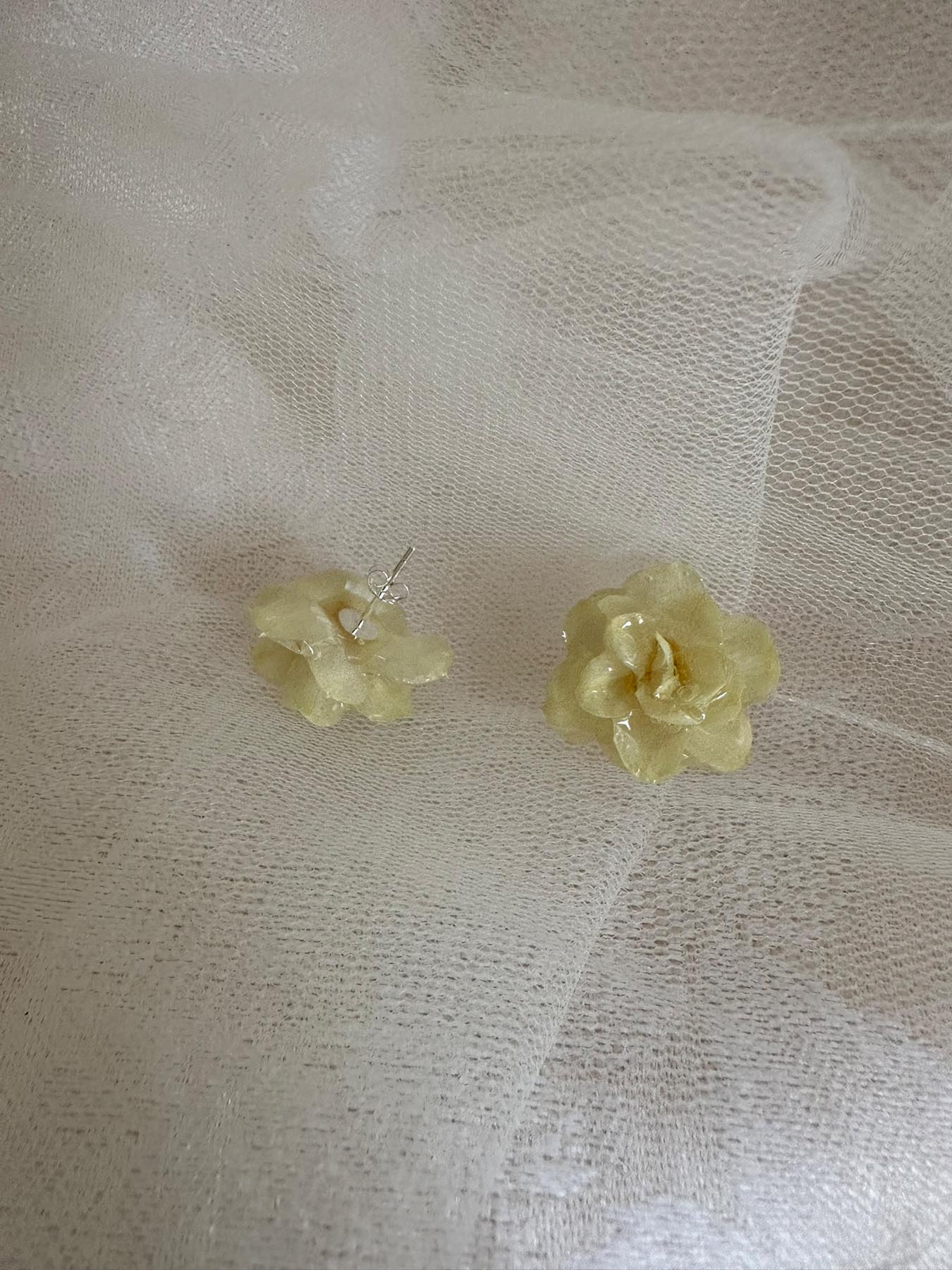 Jonquil flower earrings