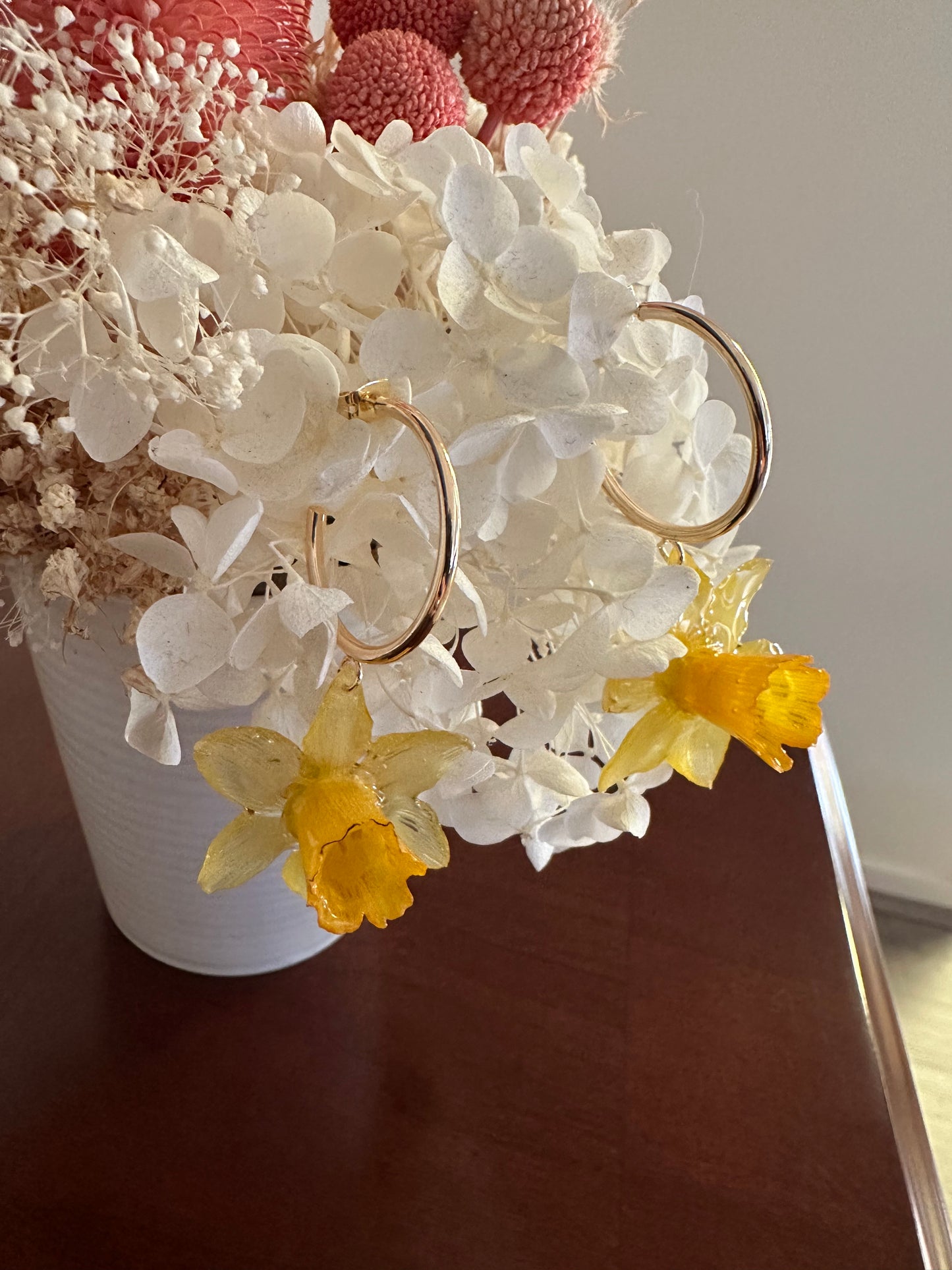 Daffodil hoop earrings