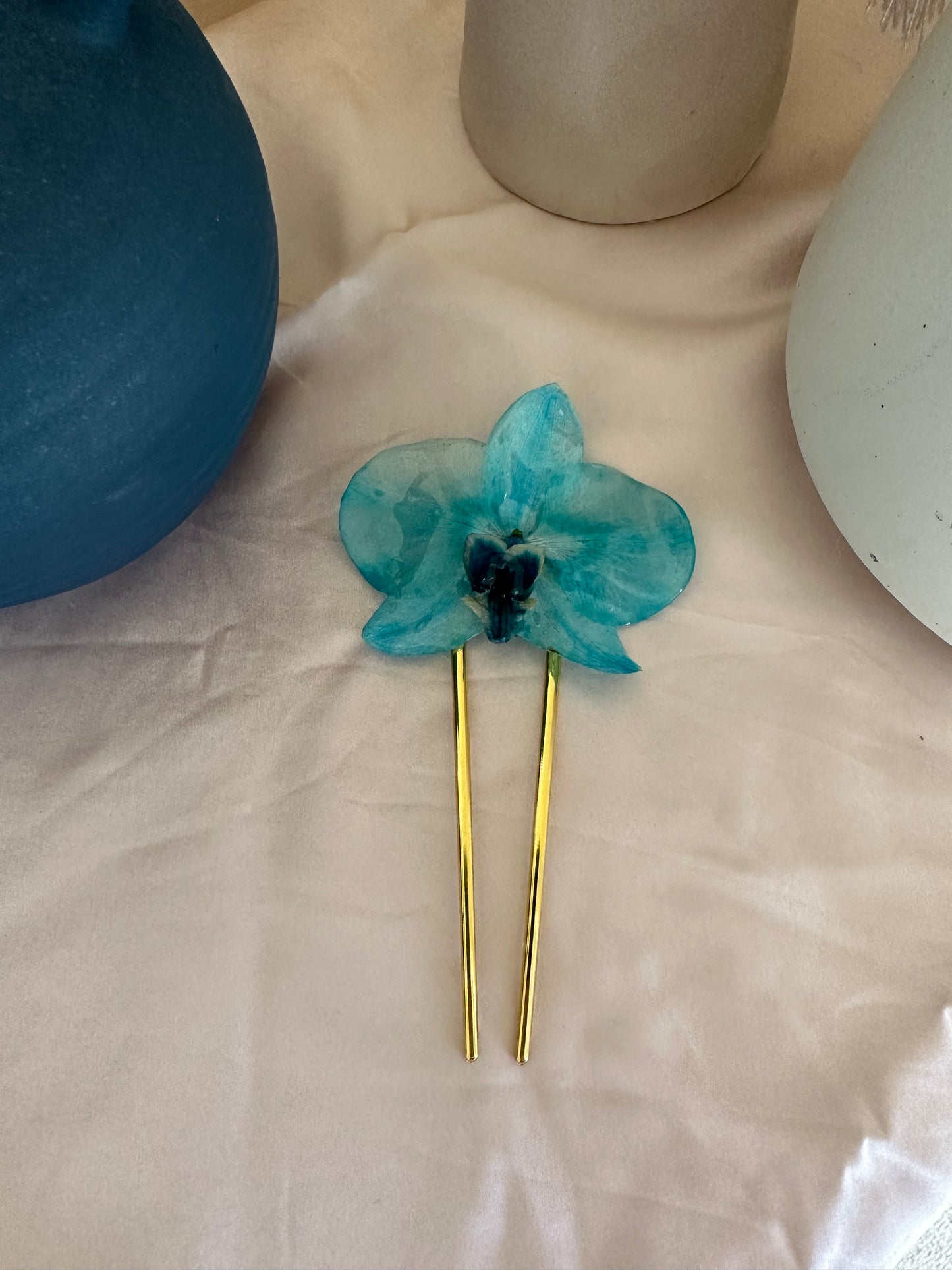 Blue orchid hair pin