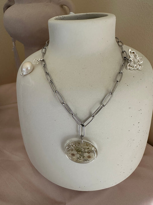 White floral necklace