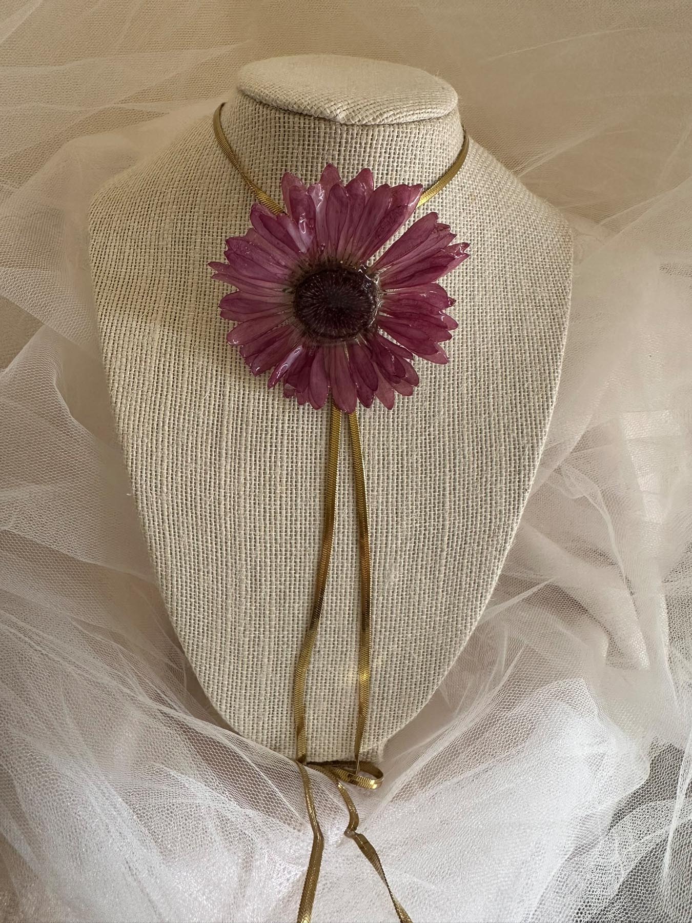 Hot pink gerbera sliding necklace