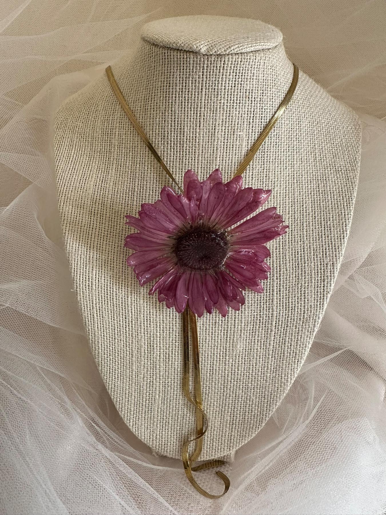 Hot pink gerbera sliding necklace