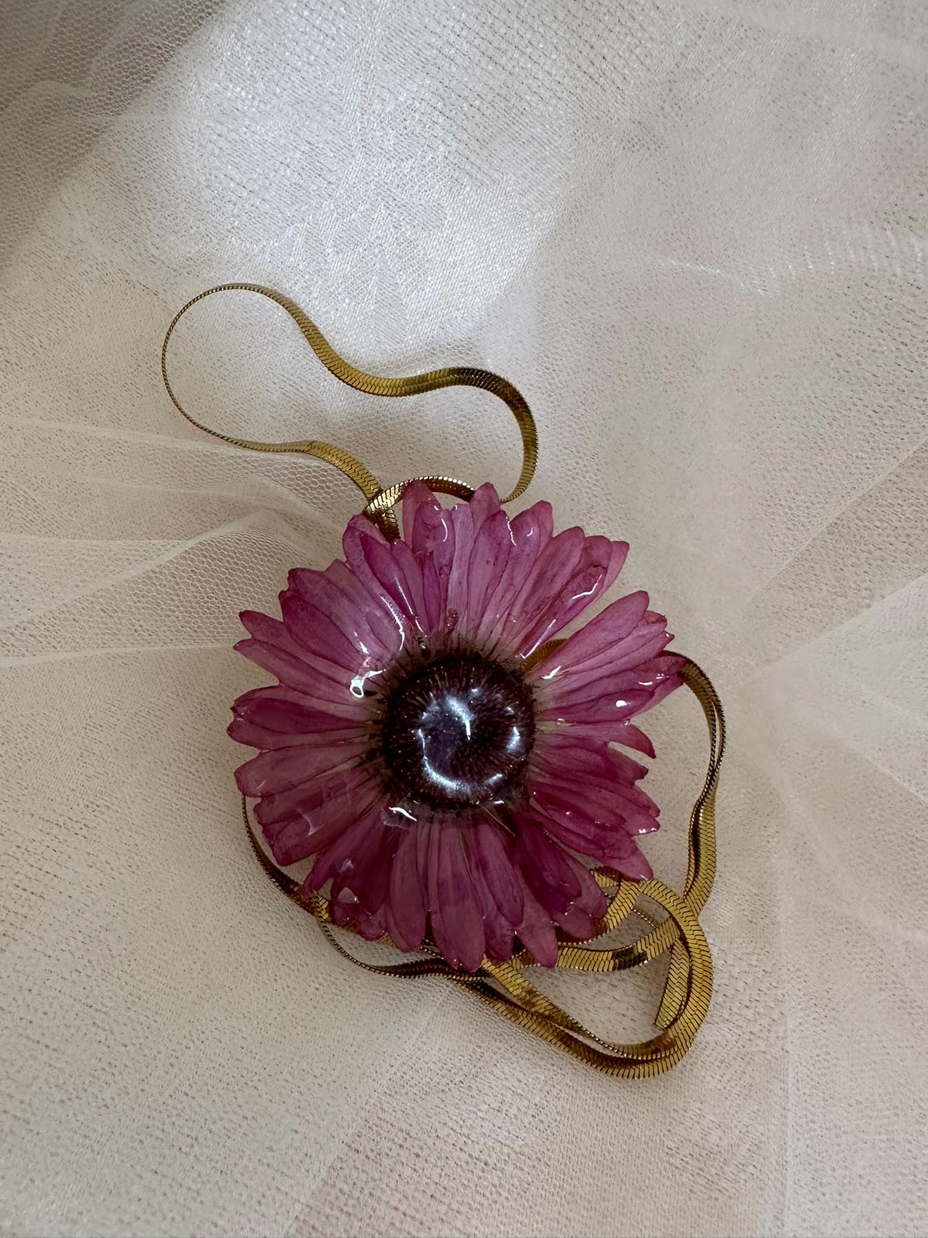 Hot pink gerbera sliding necklace